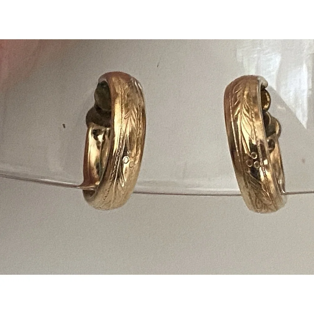 Vintage Etched Yellow Gold Tone Filled? Hoop Screw Back Earrings Huggie 1930-40s
